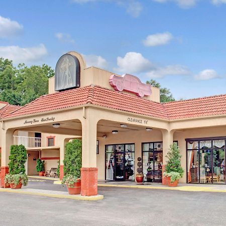 Days Inn By Wyndham Memphis At Graceland Luaran gambar